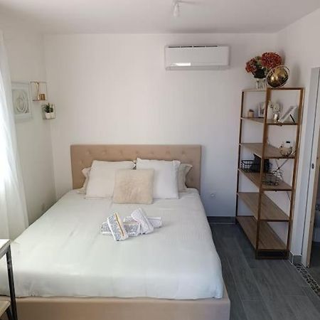 Charmant Studio Avec Piscine Villemoustaussou Экстерьер фото